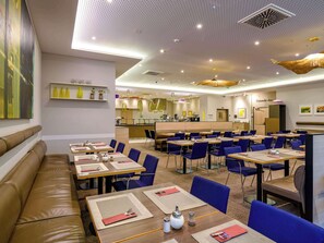 Buffet déjeuner (24 EUR par personne)