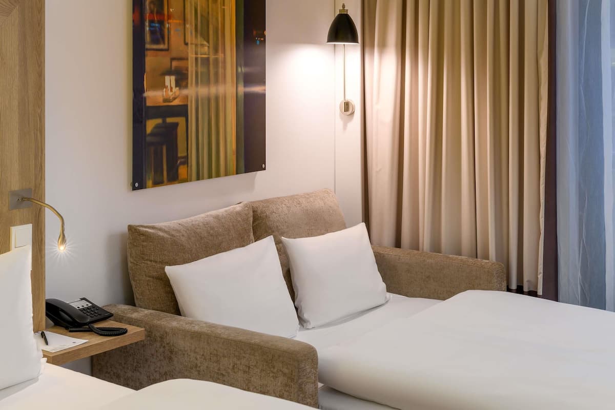 Habitación estándar, 1 cama Queen size | Ropa de cama hipoalergénica y minibar