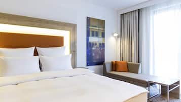 Hypo-allergenic bedding, minibar, in-room safe, desk