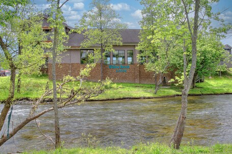 Accommodation By Willow Brook Lodge - Image 11