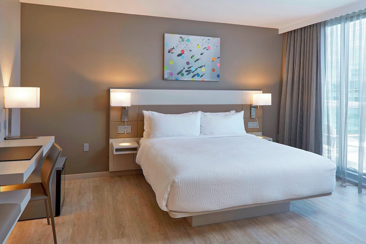 Room, 1 King Bed, Balcony, Ocean View | Hypo-allergenic bedding, pillowtop beds, in-room safe, desk
