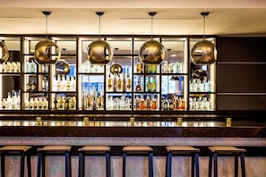 Tapas bar, poolside views, open daily - AC Hotel by Marriott Miami Beach (Miami Beach)