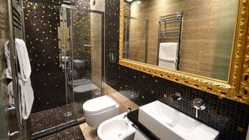 Chambre Confort Double ou avec lits jumeaux | Salle de bain