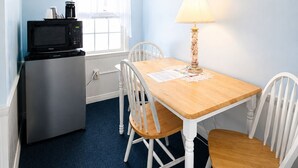 Deluxe King and Futon | Soundproofing, iron/ironing board, cribs (surcharge) - A Beach Breeze Inn (West Harwich)