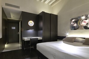 Premium bedding, minibar, in-room safe, desk - Hotel L'Orologio Venezia (Venice)