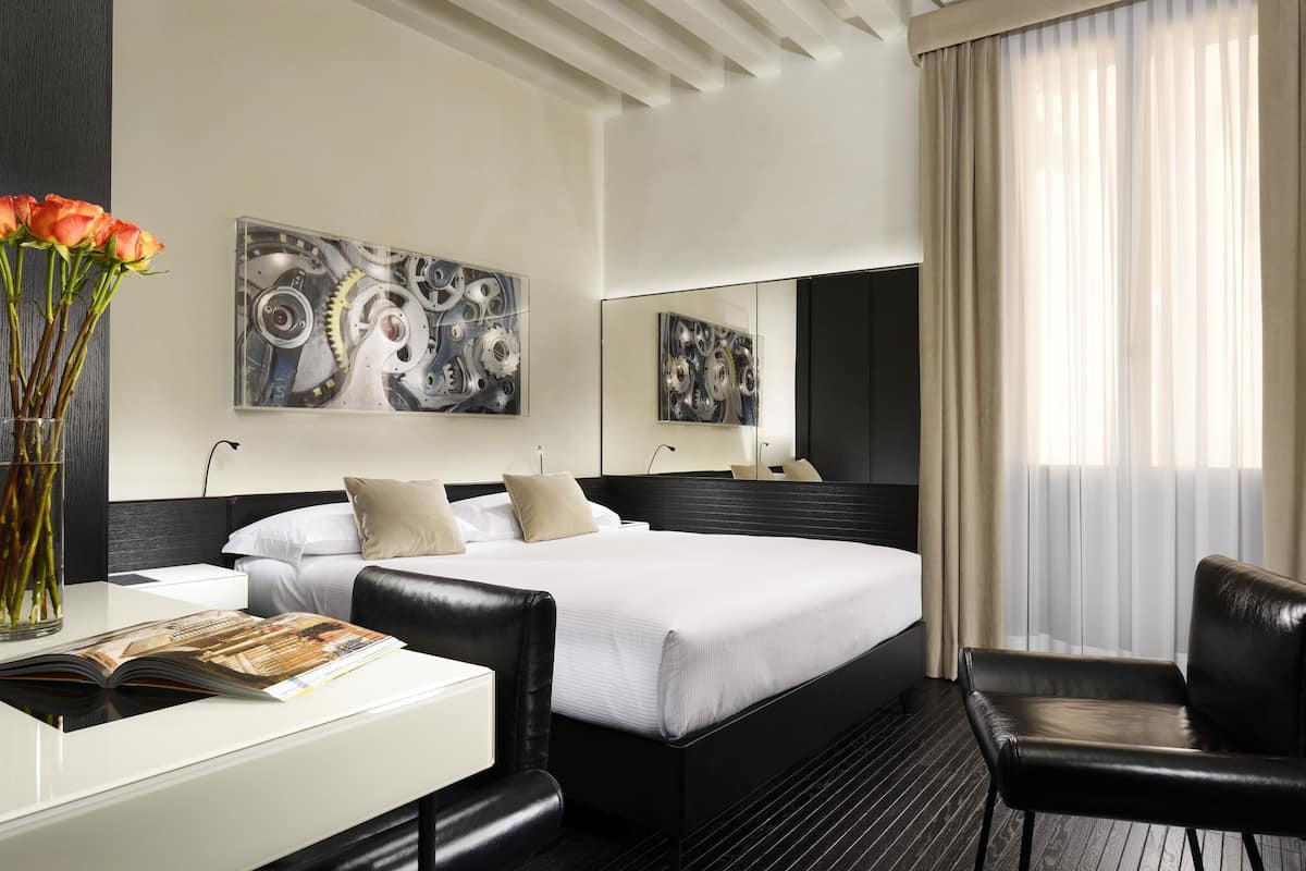 Premium bedding, minibar, in-room safe, desk