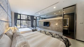 Winter Love - Quadruple Room | Premium bedding, down comforters, in-room safe, desk