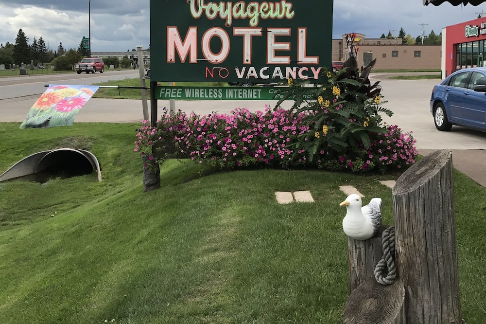 Voyageur Motel