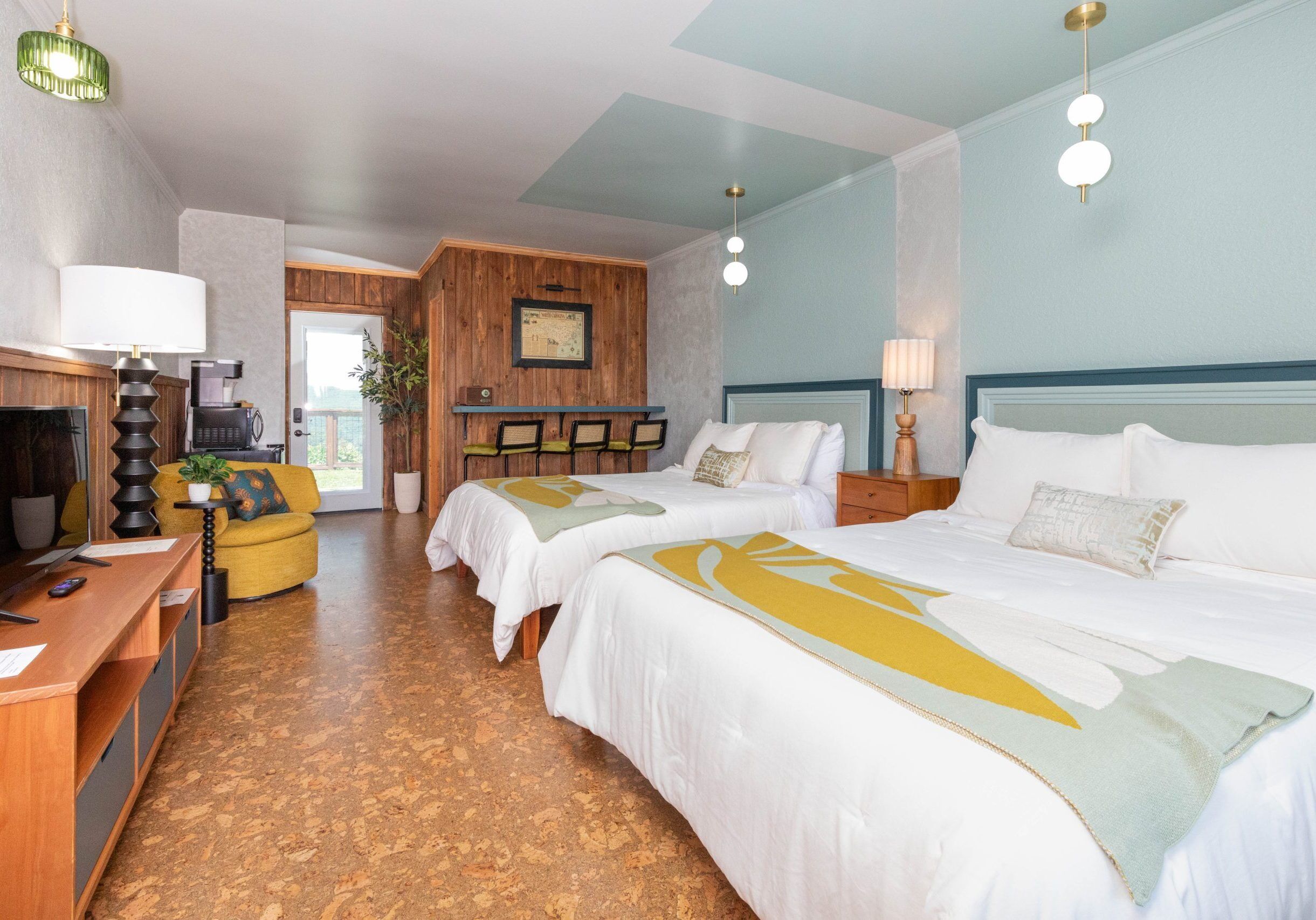 Individually decorated, individually furnished, desk, free WiFi