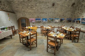 Food court - Il Seicento - Hostel (Sernio)