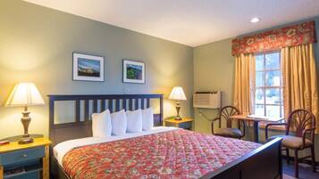 Desk, laptop workspace, iron/ironing board, free WiFi