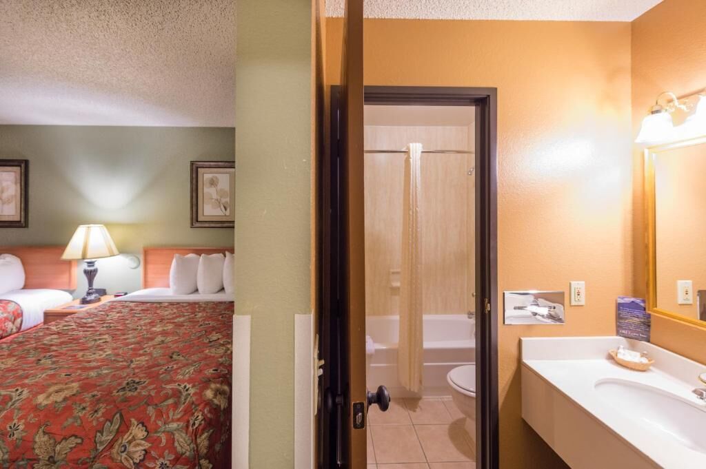 double room | bathroom | combined shower/bathtub, hair dryer, towels