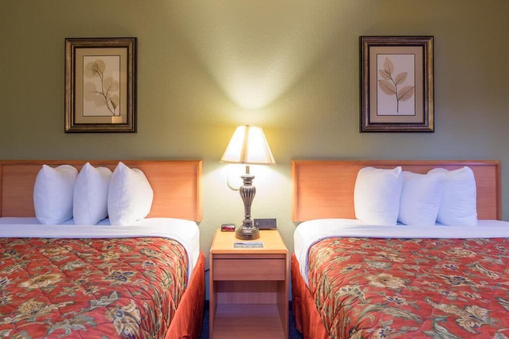 double room | desk, laptop workspace, iron/ironing board, free wifi