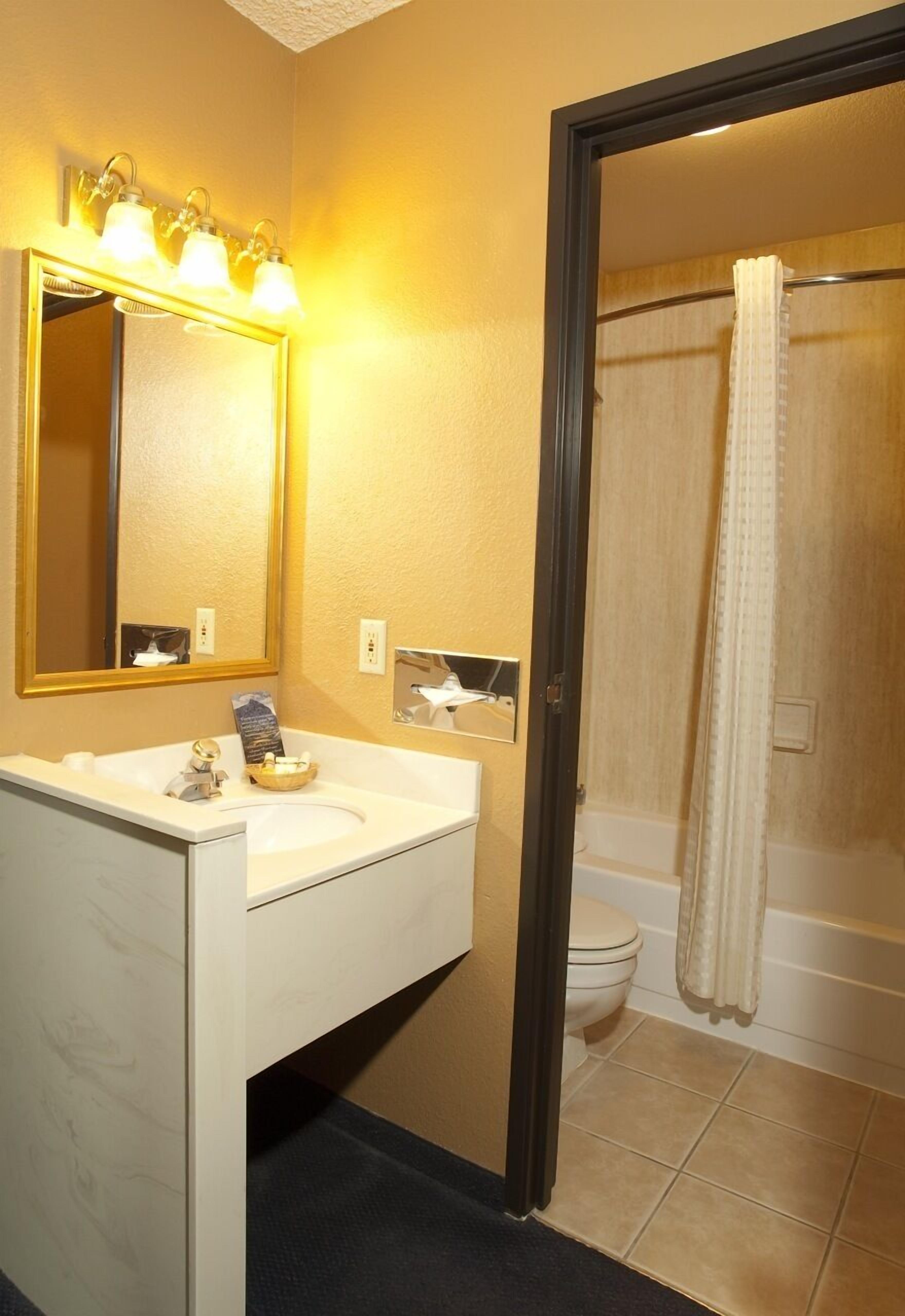double room | bathroom | combined shower/bathtub, hair dryer, towels
