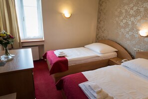 Habitación doble de uso individual | Minibar, cunas, camas extra y wifi gratis