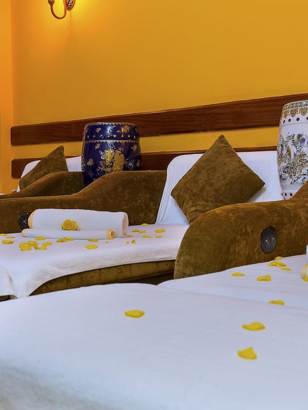 Tratamentos corporais, massagens com pedras quentes