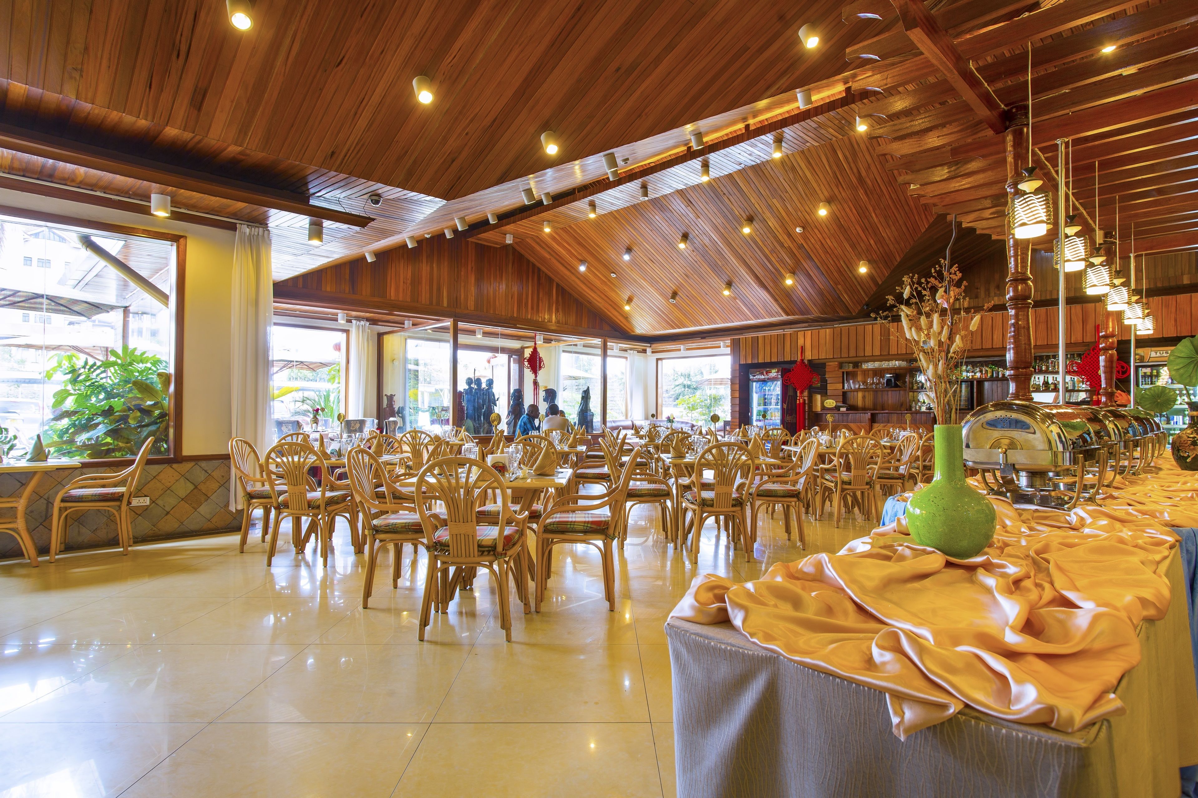 Frukostbuffé varje dag (USD 15 per person)