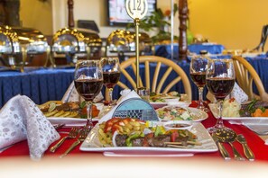 Alimentos y bebidas