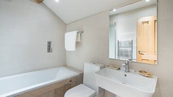 Kamar Double Klasik, ensuite | Kamar mandi | Handuk