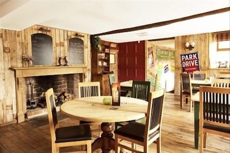 Lounge. Harewood End Inn
