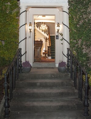 Entrée de l’hébergement