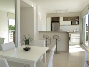 In-room dining - Emerald Apartments (Punta del Este)