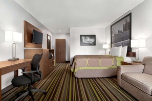 Room, 1 Queen Bed, Non Smoking (2nd Floor) | Minibar, desk, blackout drapes, iron/ironing board - Super 8 by Wyndham Windsor/Dougall (Windsor)