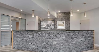 Super 8 by Wyndham Windsor/Dougall