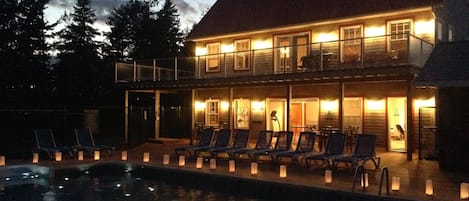 Außenpool, Liegestühle