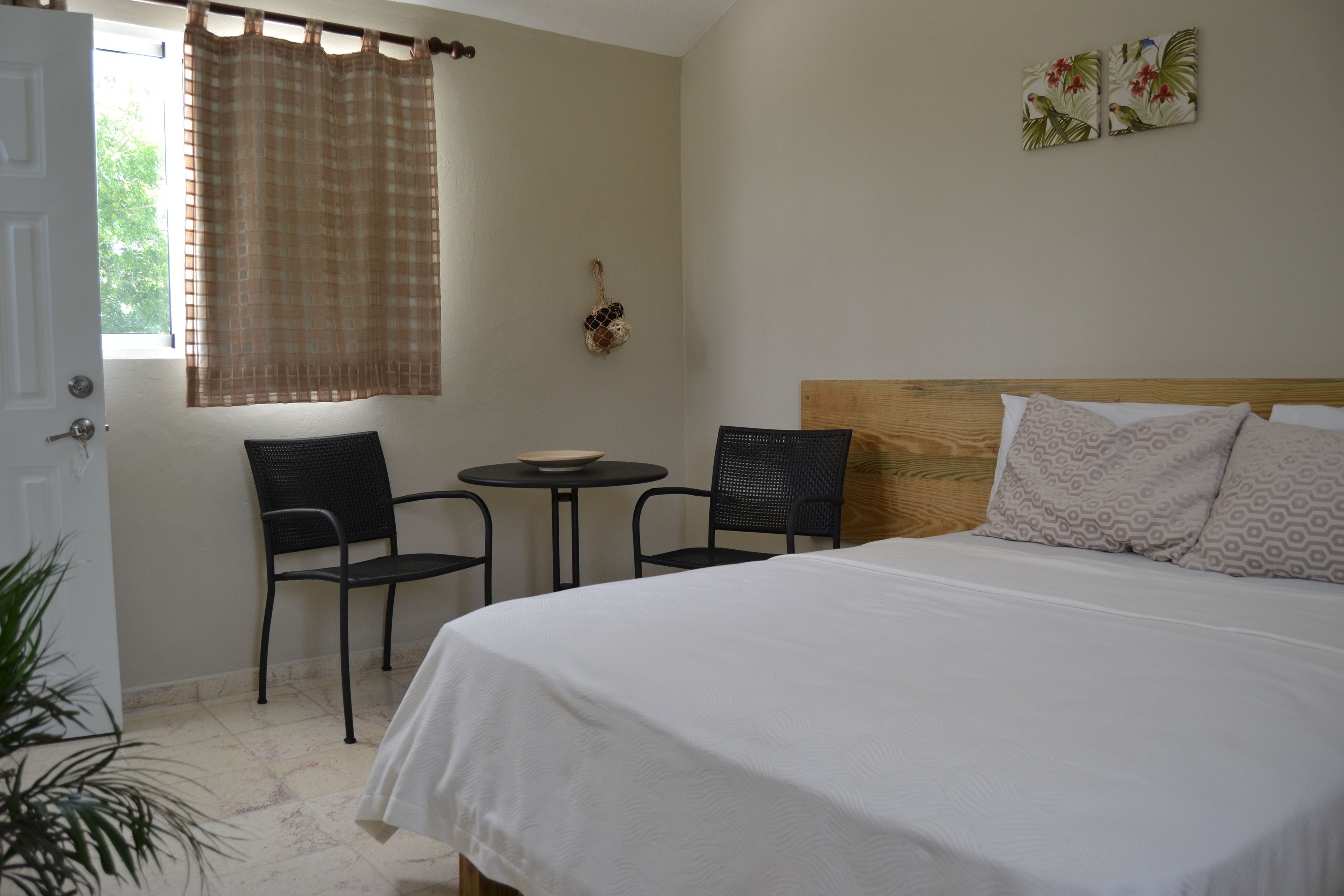 1 bedroom, desk, free wifi, bed sheets