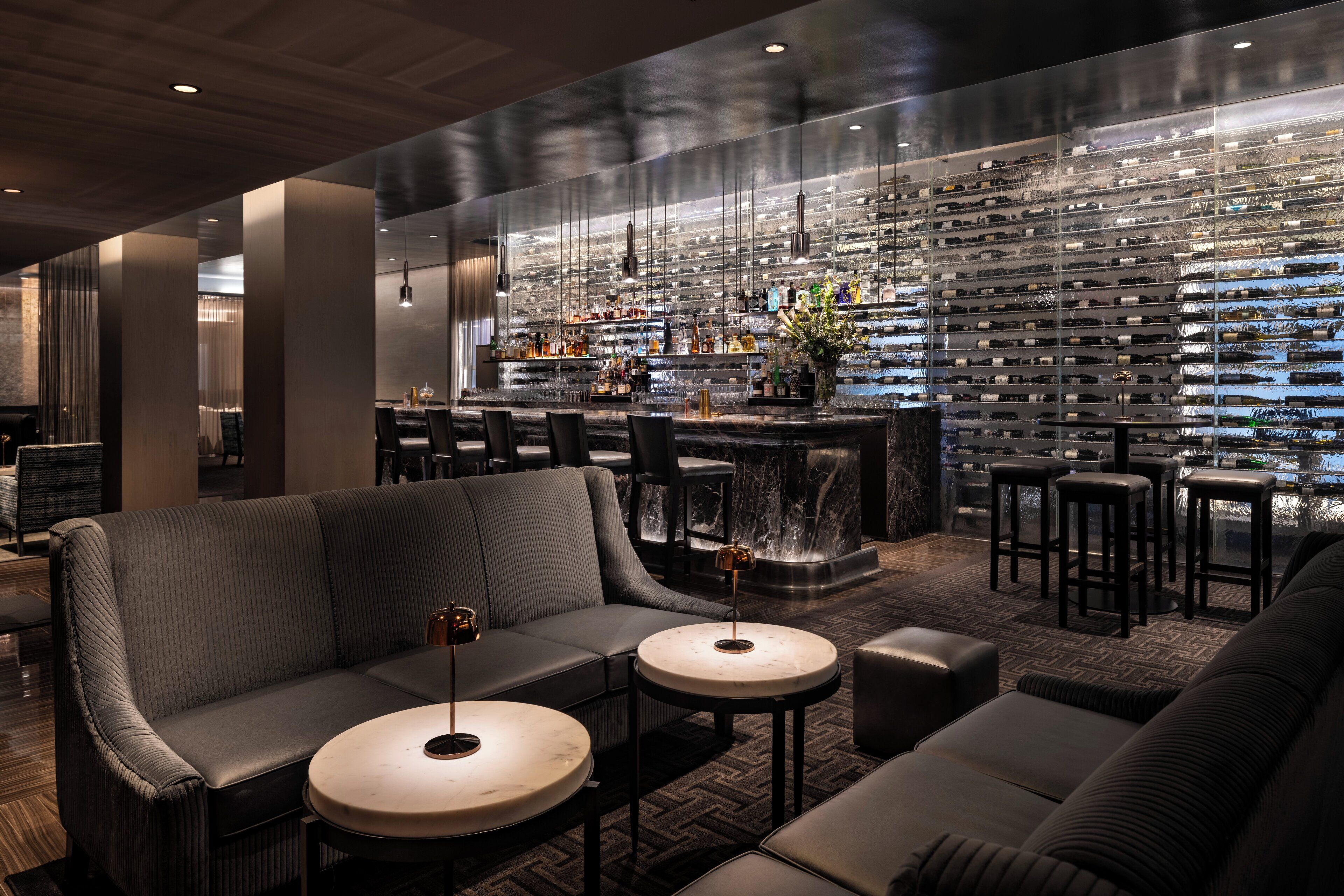 2 bars/lounges, rooftop bar, cocktail bar