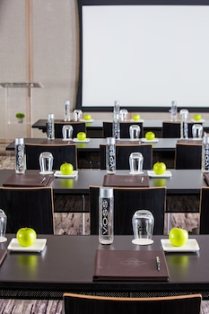 Meeting space at The Knickerbocker Hotel