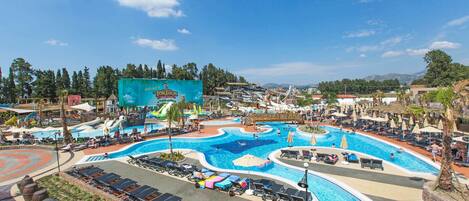 2 Außenpools, Cabañas (gegen Gebühr), Sonnenschirme