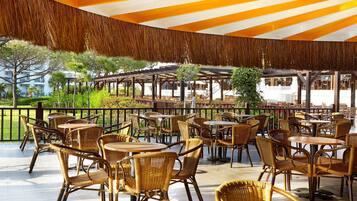 3 Restaurants, Frühstück, Mittagessen, Abendessen, internationale Küche