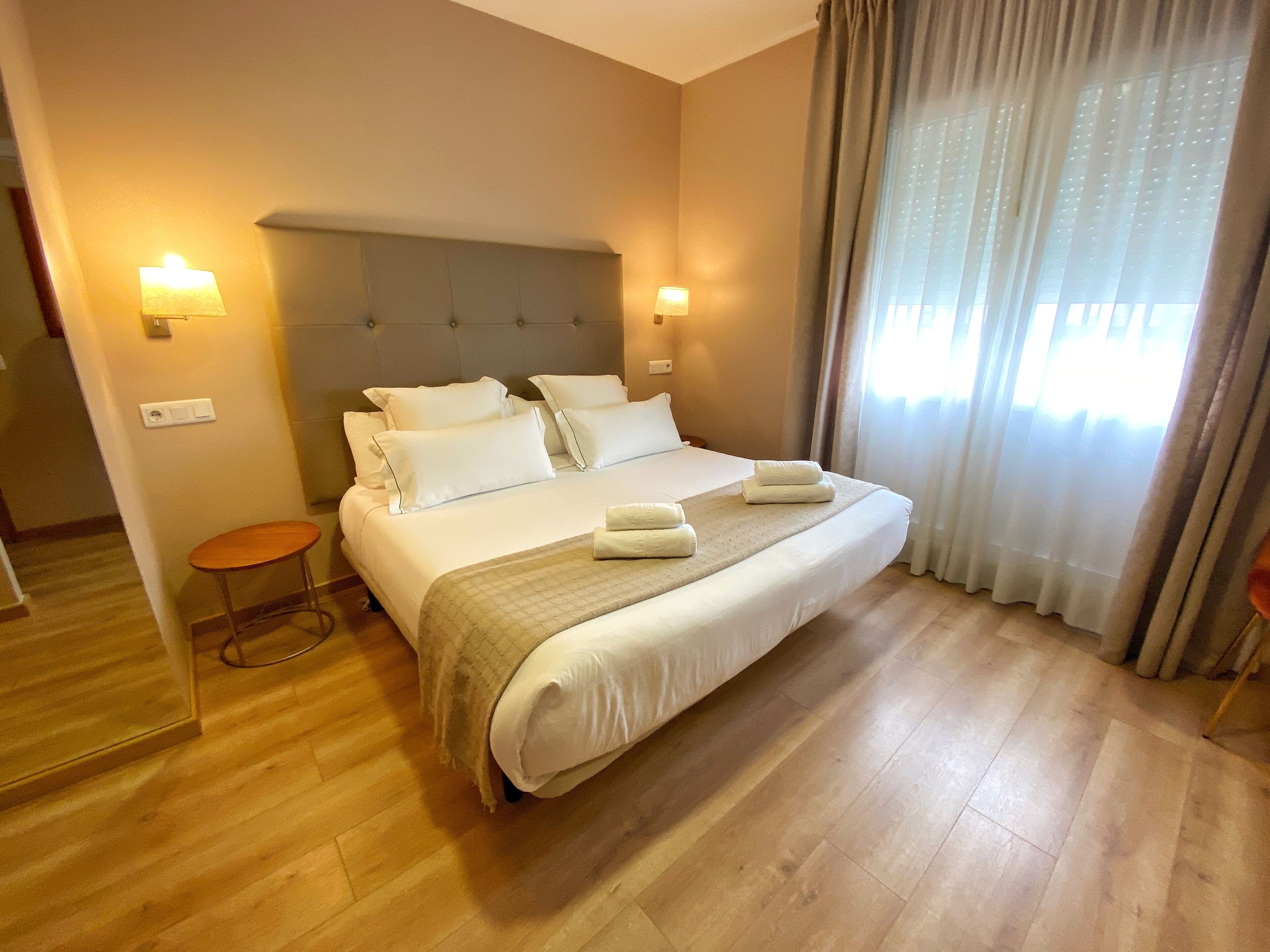 deluxe double room | 1 bedroom, premium bedding, in-room safe, desk