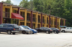Front of property - Sun Down Lodge (Locust Grove)