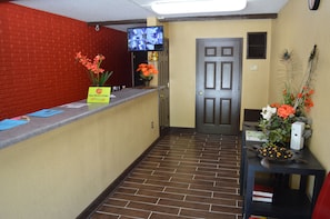 Lobby - Sun Down Lodge (Locust Grove)