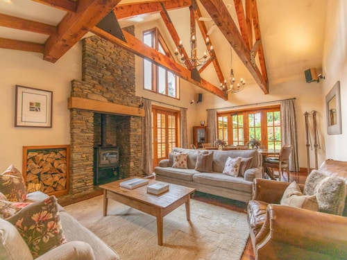 Wanaka Homestead Lodge & Cottages