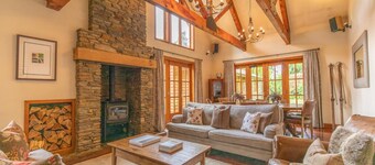 Wanaka Homestead Lodge & Cottages