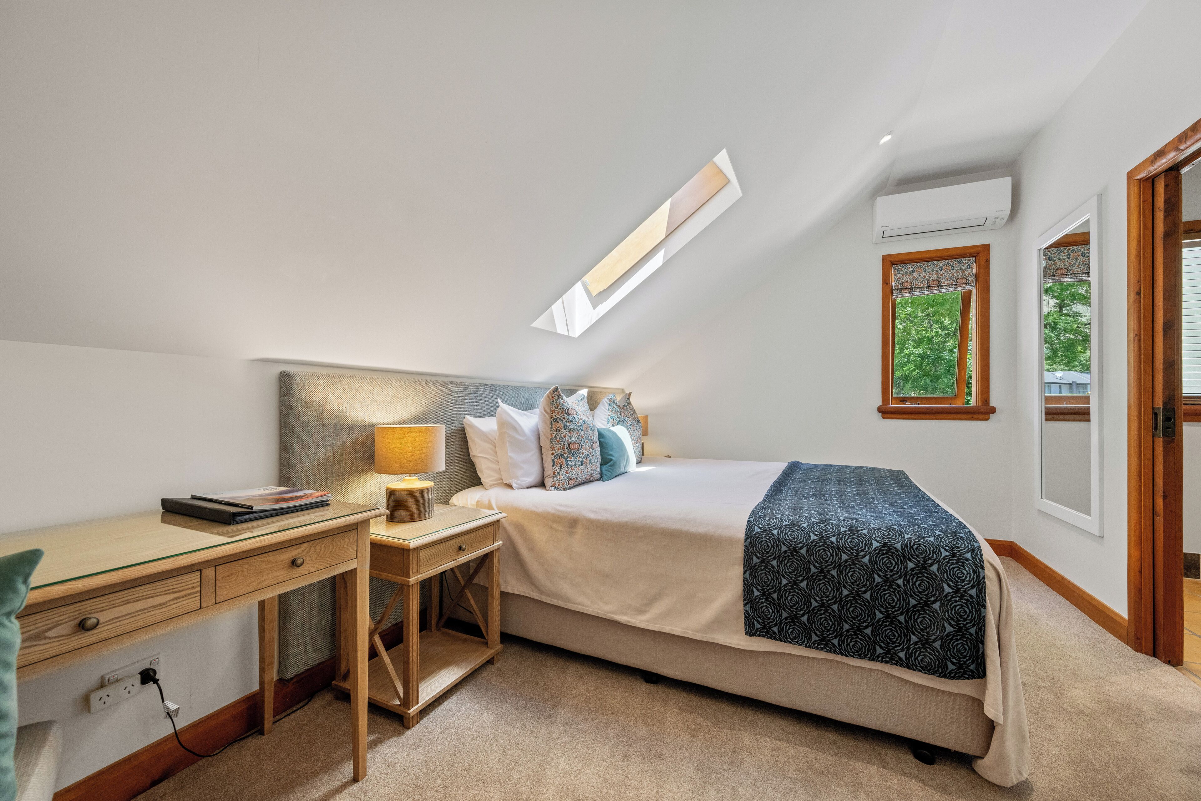 Special Deal King room | Individually furnished, desk, laptop workspace, iron/ironing board