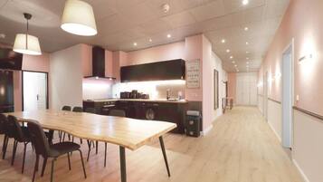 Hevals 6 Bedroom Apartment (excluding 125 EUR cleaning fees) | In-room safe, soundproofing, iron/ironing board, free WiFi