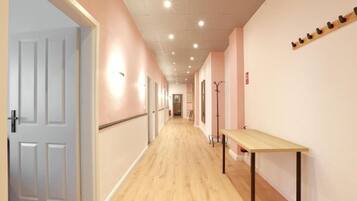 In-room safe, soundproofing, iron/ironing board, free WiFi