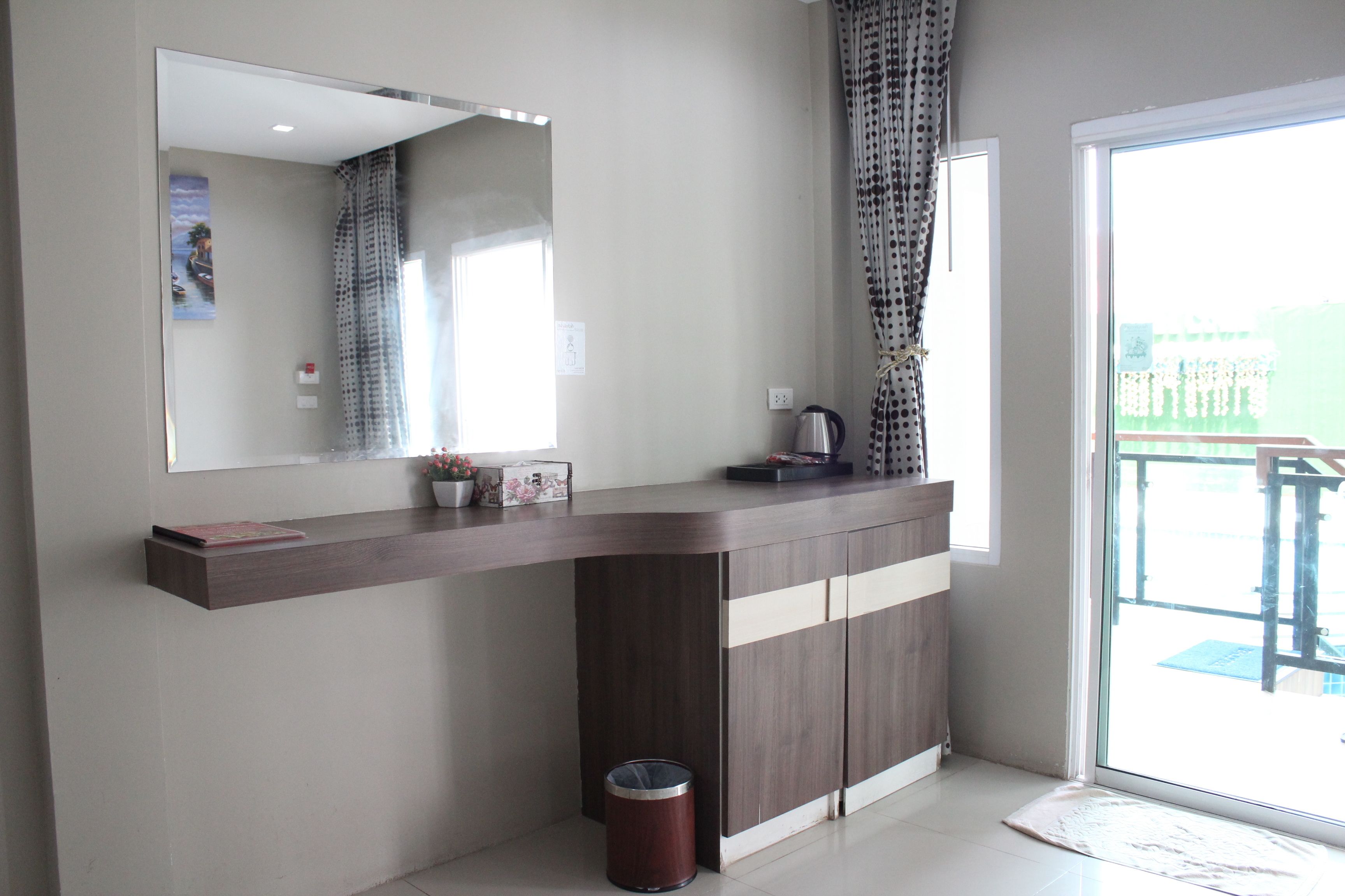 deluxe double room, terrace, pool view | room amenity