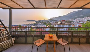 エグゼクティブ ダブルルーム シービュー | テラス / パティオ