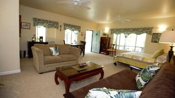 Mauna Kea Room, Private Entry & Private Bath with A/C | 1 bedroom, premium bedding, Select Comfort beds, individually decorated