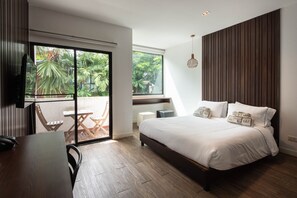 Studio – premium | Safe på rommet, wi-fi (inkludert) og sengetøy