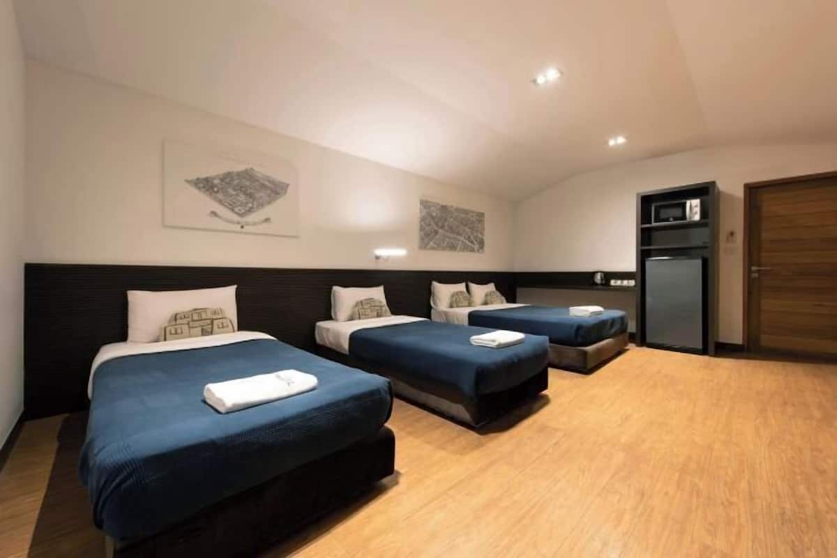 In-room safe, free WiFi, bed sheets