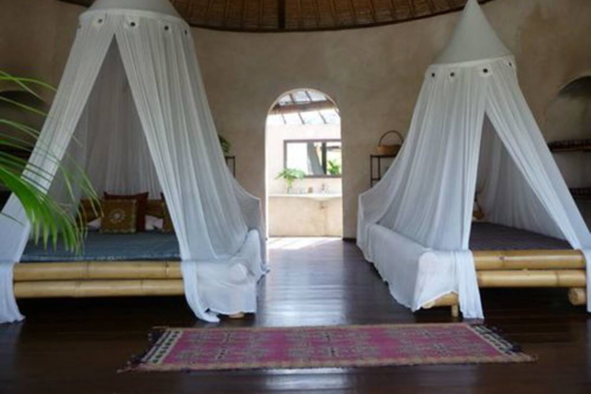 Bungalow | Desk, free cots/infant beds, free WiFi