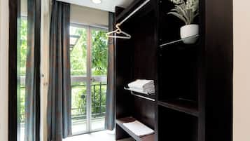 Deluxe | Cortinas blackout, Wi-Fi de cortesia