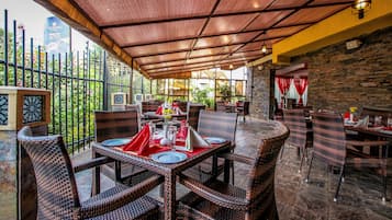 Daily continental breakfast (USD 20 per person)